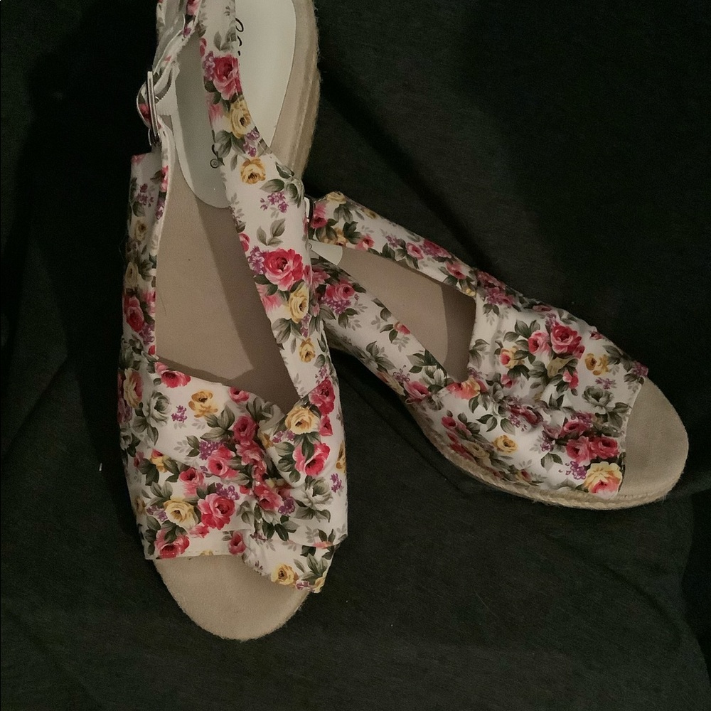 Easy Street sandals